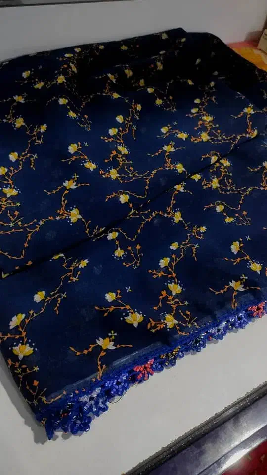 لباس دست دوز|لباس|سراوان, |دیوار