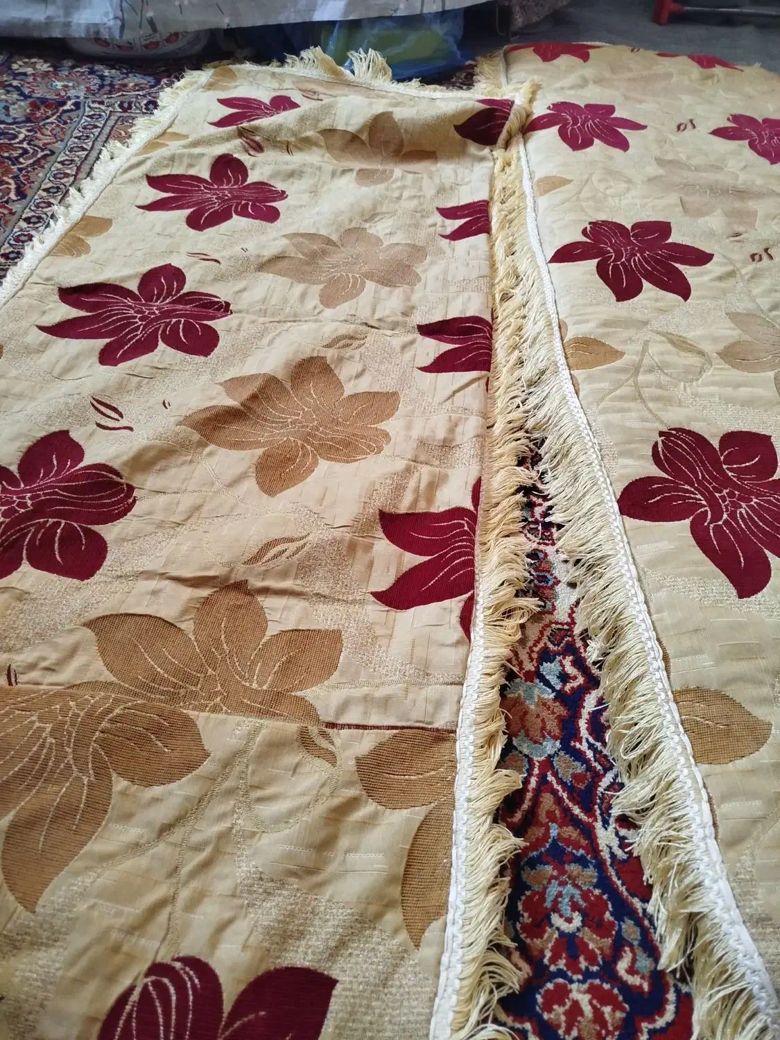 پوش کناره|رختخواب، بالش، پتو|زهک, |دیوار