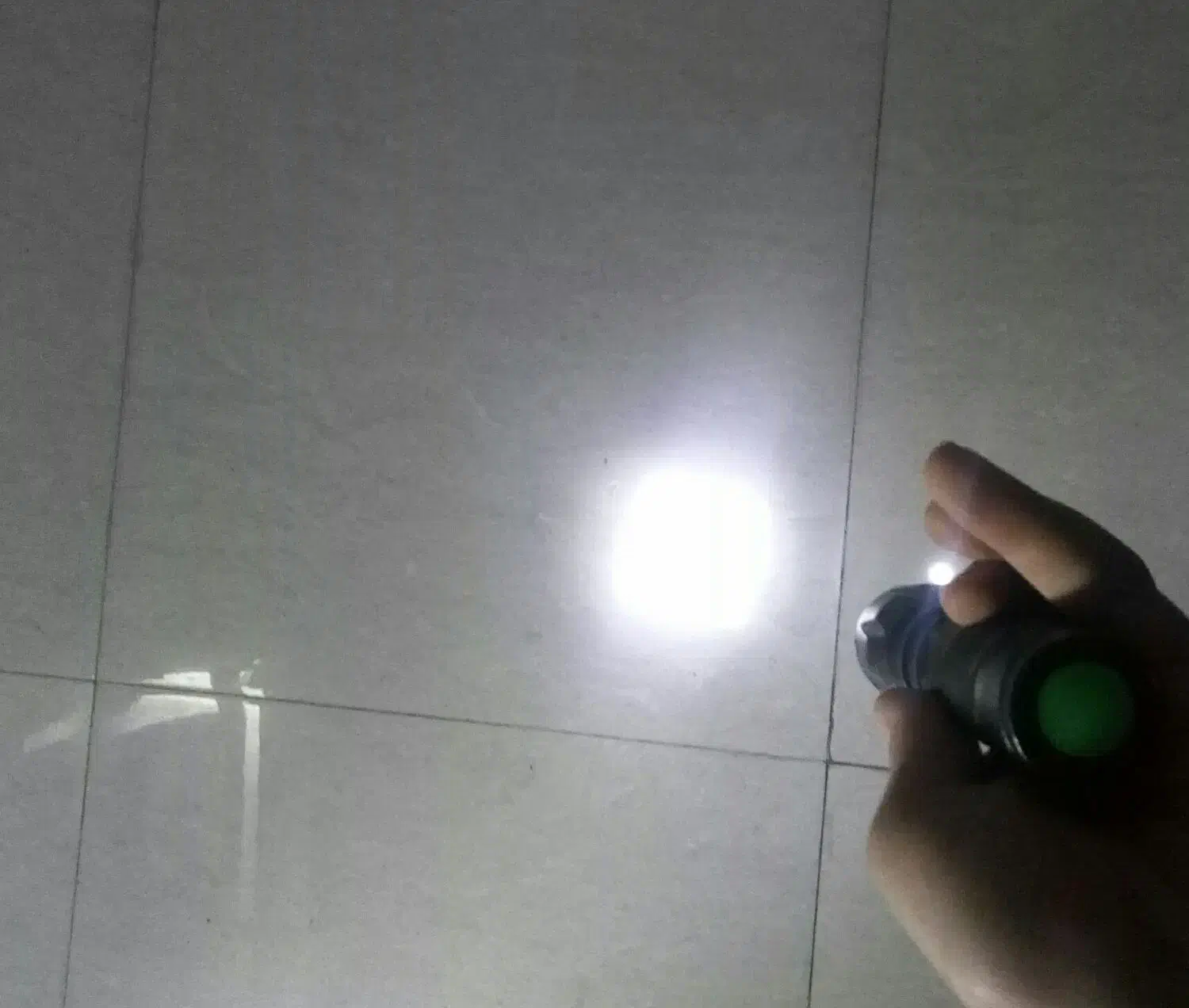 چراغ|لامپ و چراغ|تهران, خاک سفید|دیوار