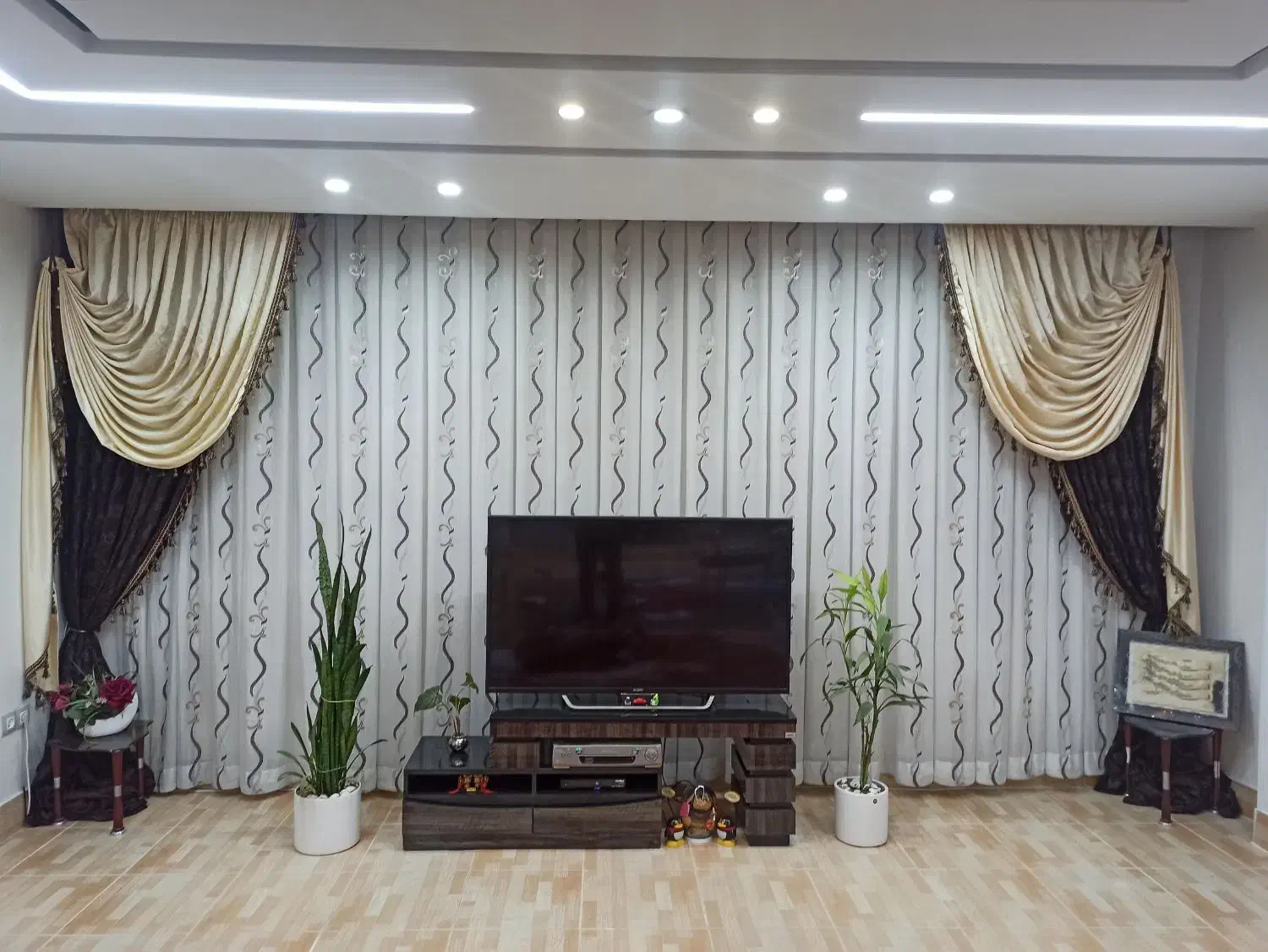 پرده پذیرایی شیک و تمیز|پرده، رانر، رومیزی|الوند, |دیوار