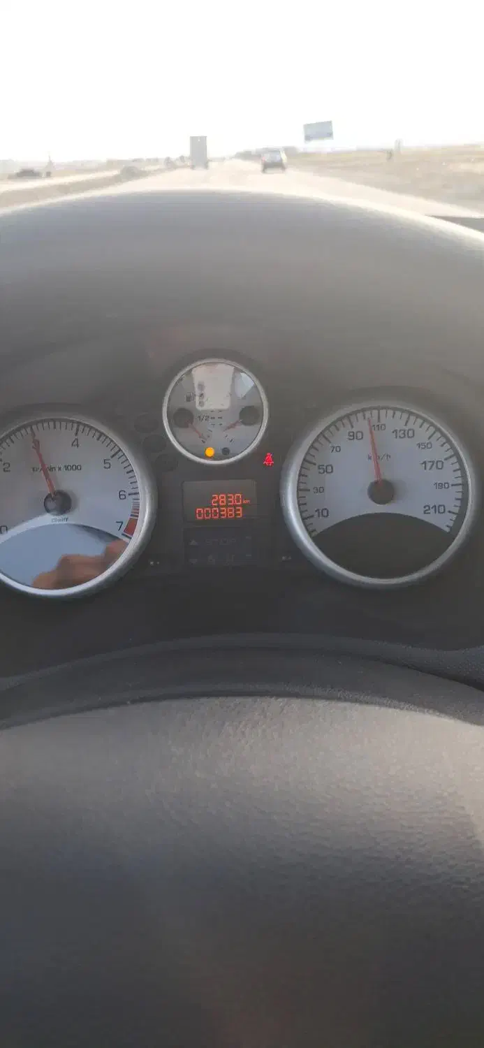 207 پاناروما دنده خشک|خودرو سواری و وانت|همدان, |دیوار