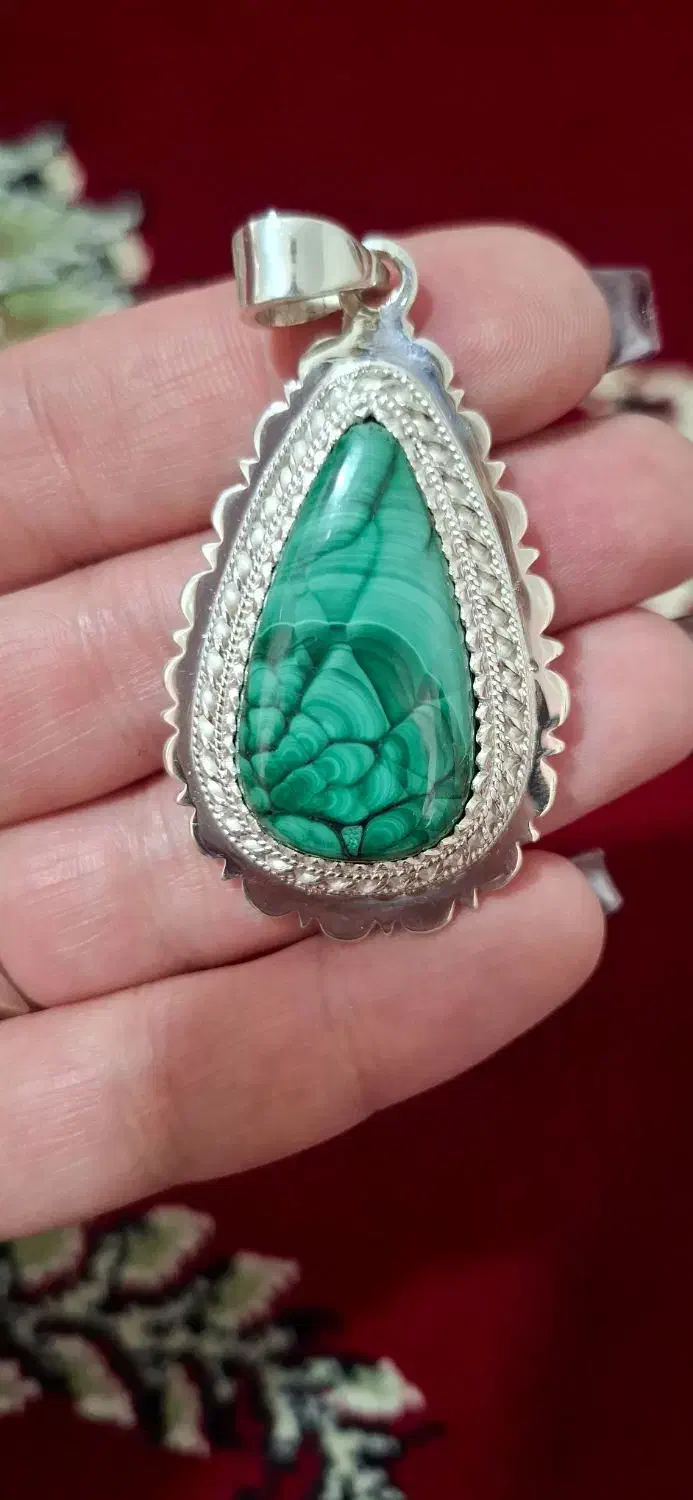 پلاک گردنی|جواهرات|شیراز, بالا کفت|دیوار