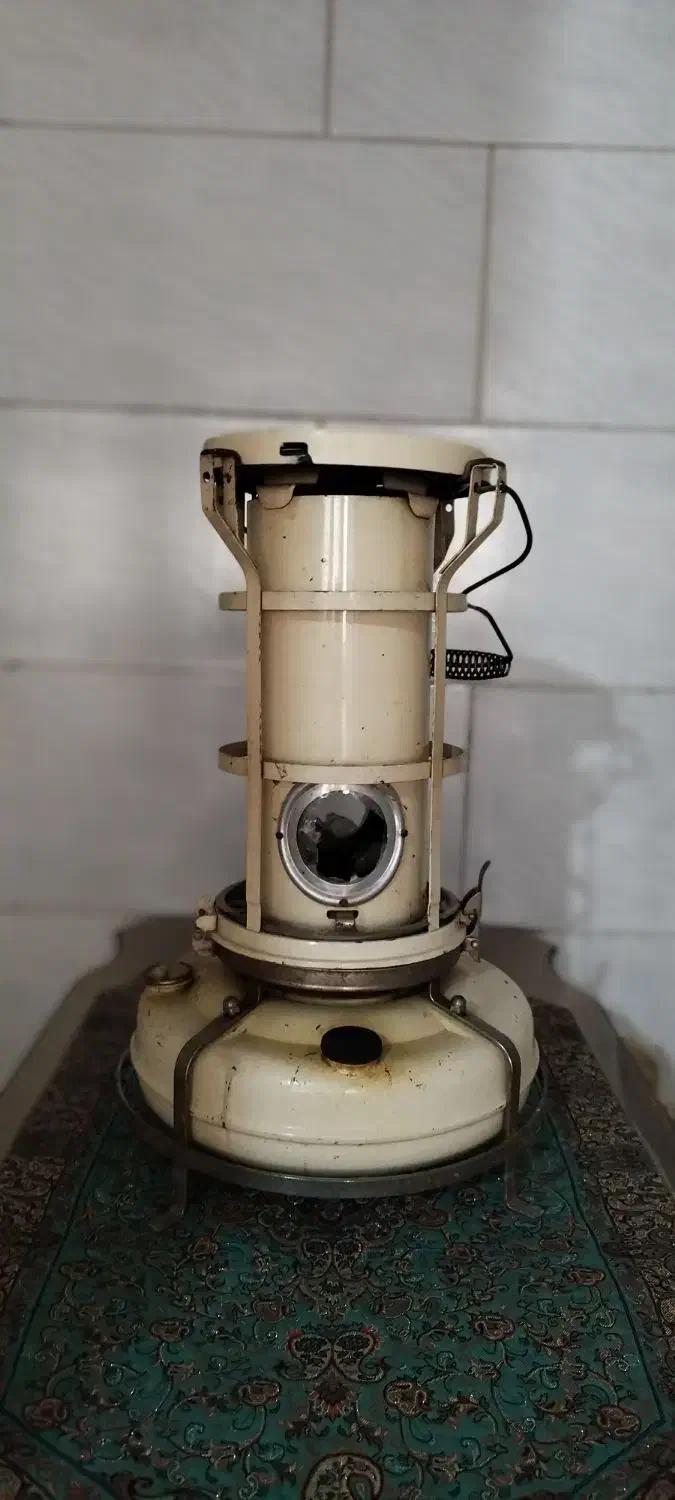 چراغ نفتی|کلکسیون اشیاء عتیقه|زنجان, |دیوار