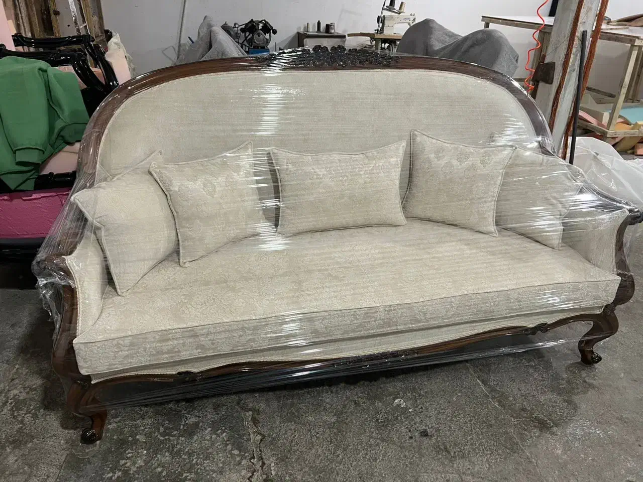 *تعمیرات مبلمان کلاسیک و راحتی*|مبلمان خانگی و میز عسلی|شاندیز, |دیوار