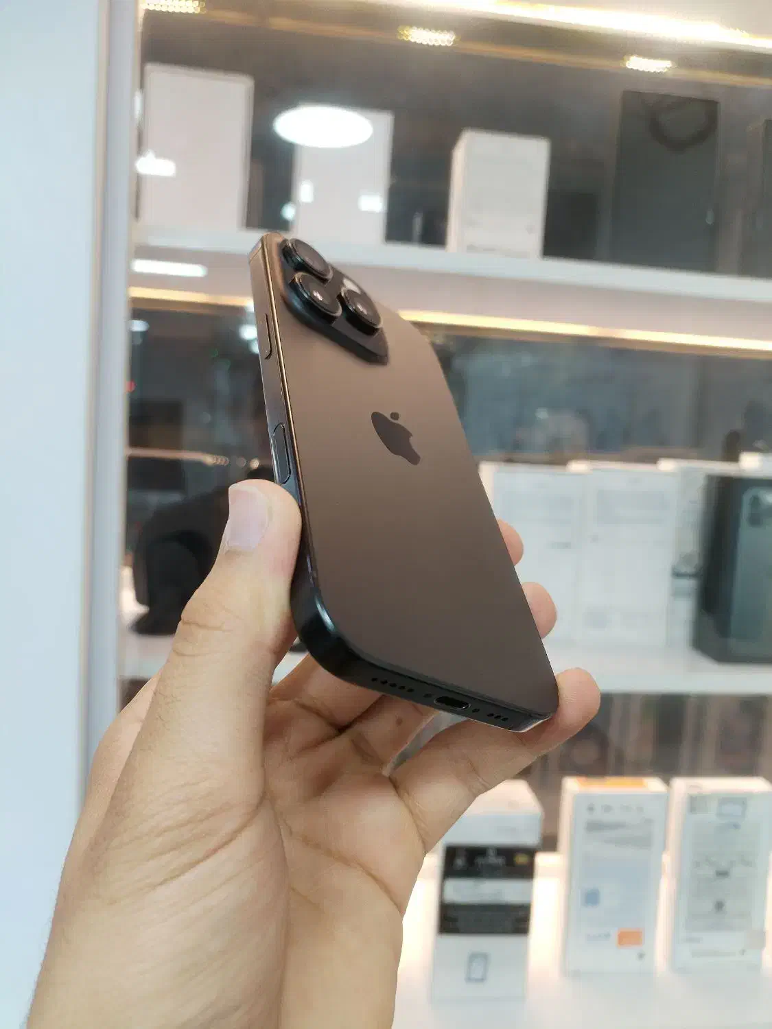 گوشی‌ اپل iphone 16 pro 256 zaa پک اصلی رجیستر شده|موبایل|شیراز, فخرآباد (دروازه کازرون)|دیوار