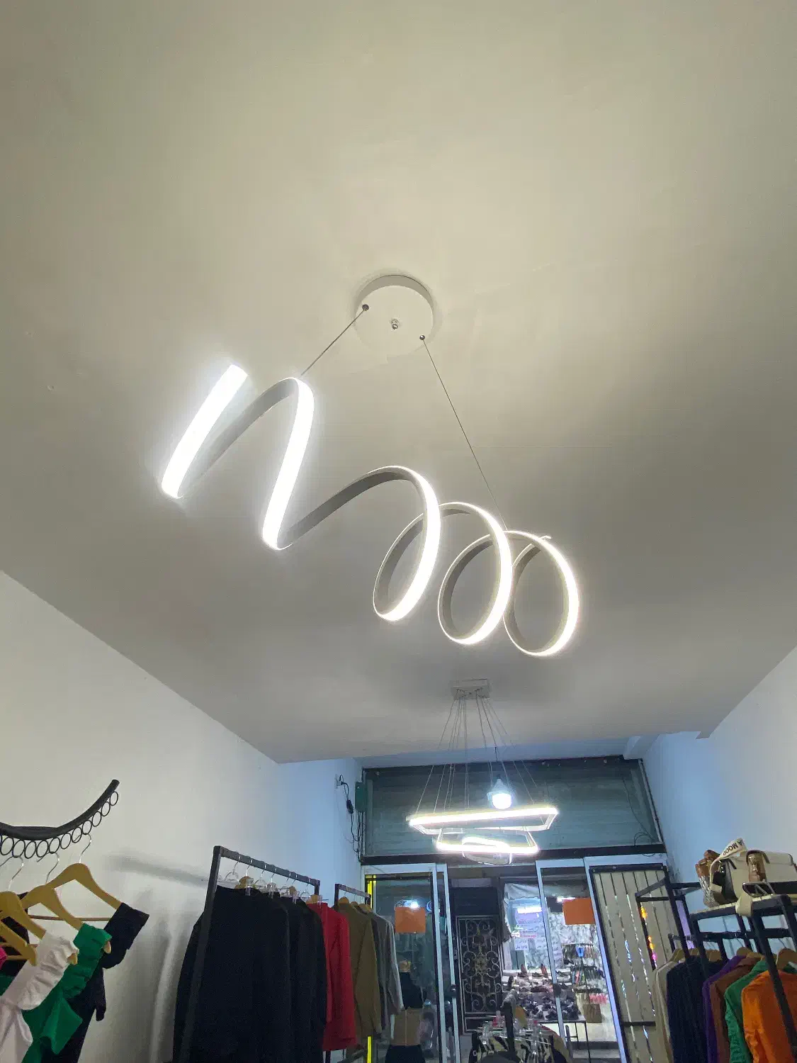 نو می‌باشد جفتشونم زیر قیمت|لوستر و چراغ آویز|نسیم‌شهر, |دیوار