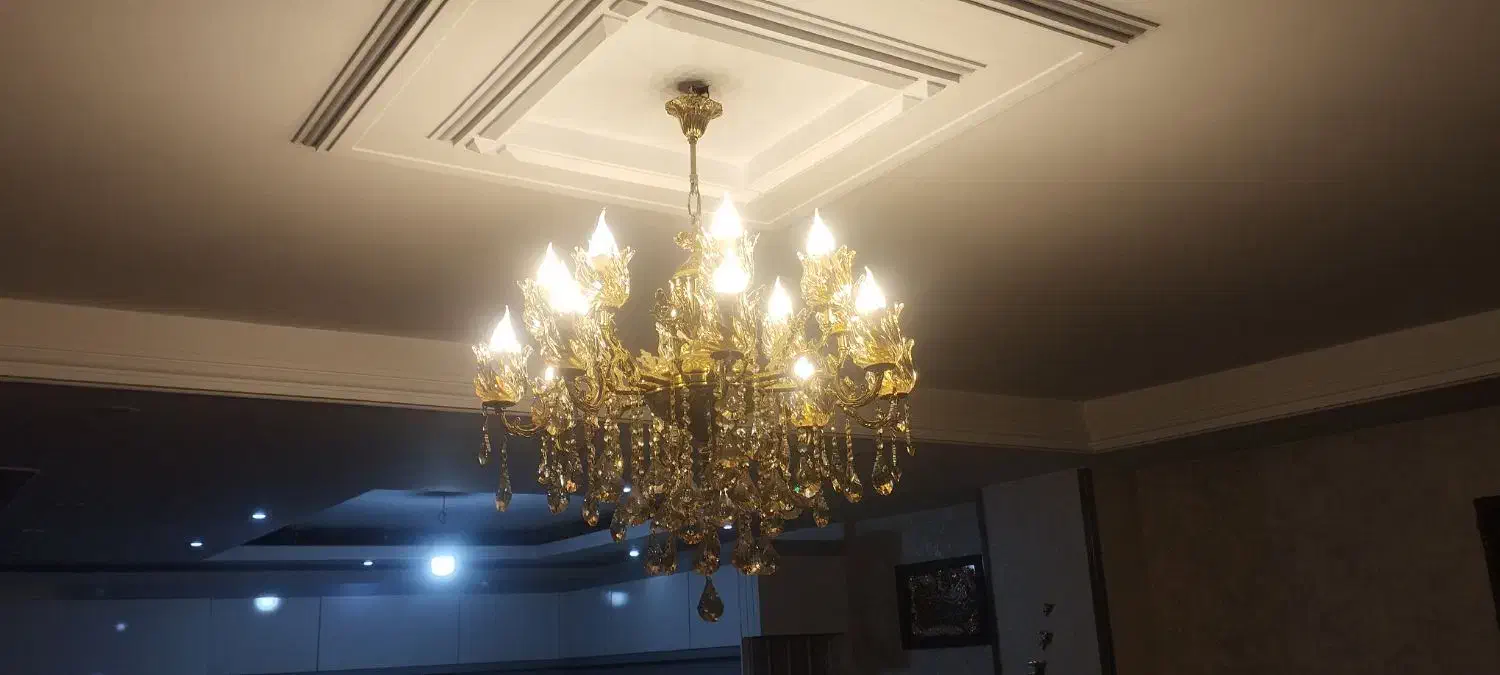 لوستر تمام برنجی اصل 16شعله با 16عدد لامپ در حد نو|لوستر و چراغ آویز|نسیم‌شهر, |دیوار