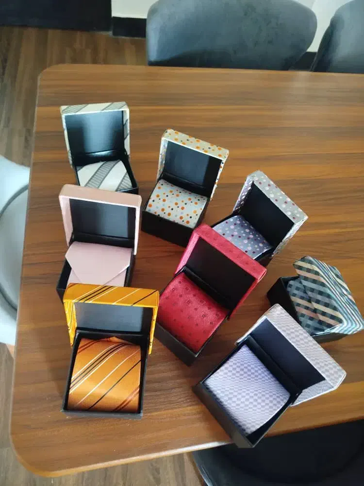 تعدادی کروات مردانه شیک با کیفیت موجود است|لباس|شاهینشهر, شهرک مطهری|دیوار