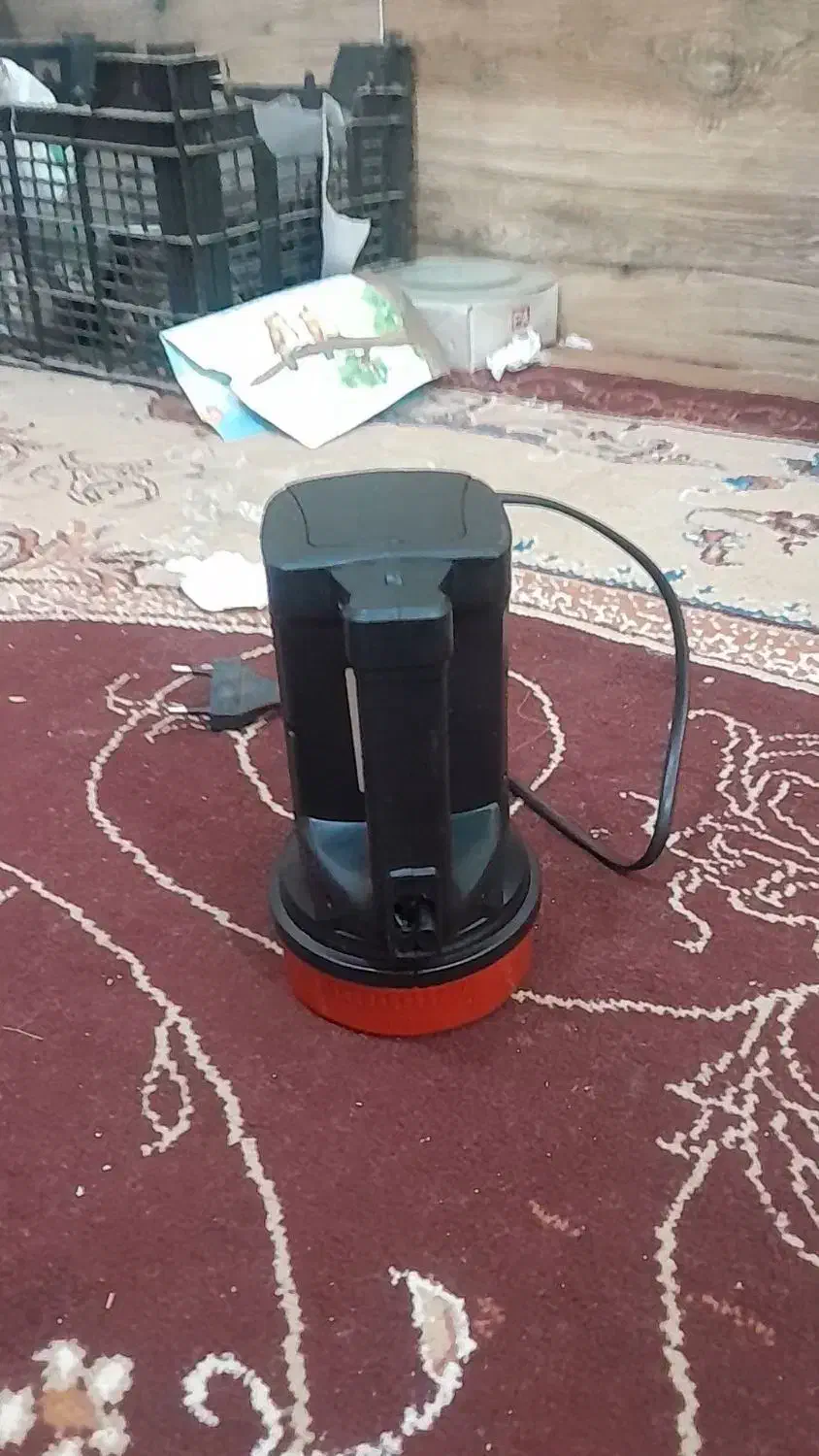 چراغ های شارژی سالم و درحدنو نور سفید یخی|لامپ و چراغ|میناب, |دیوار