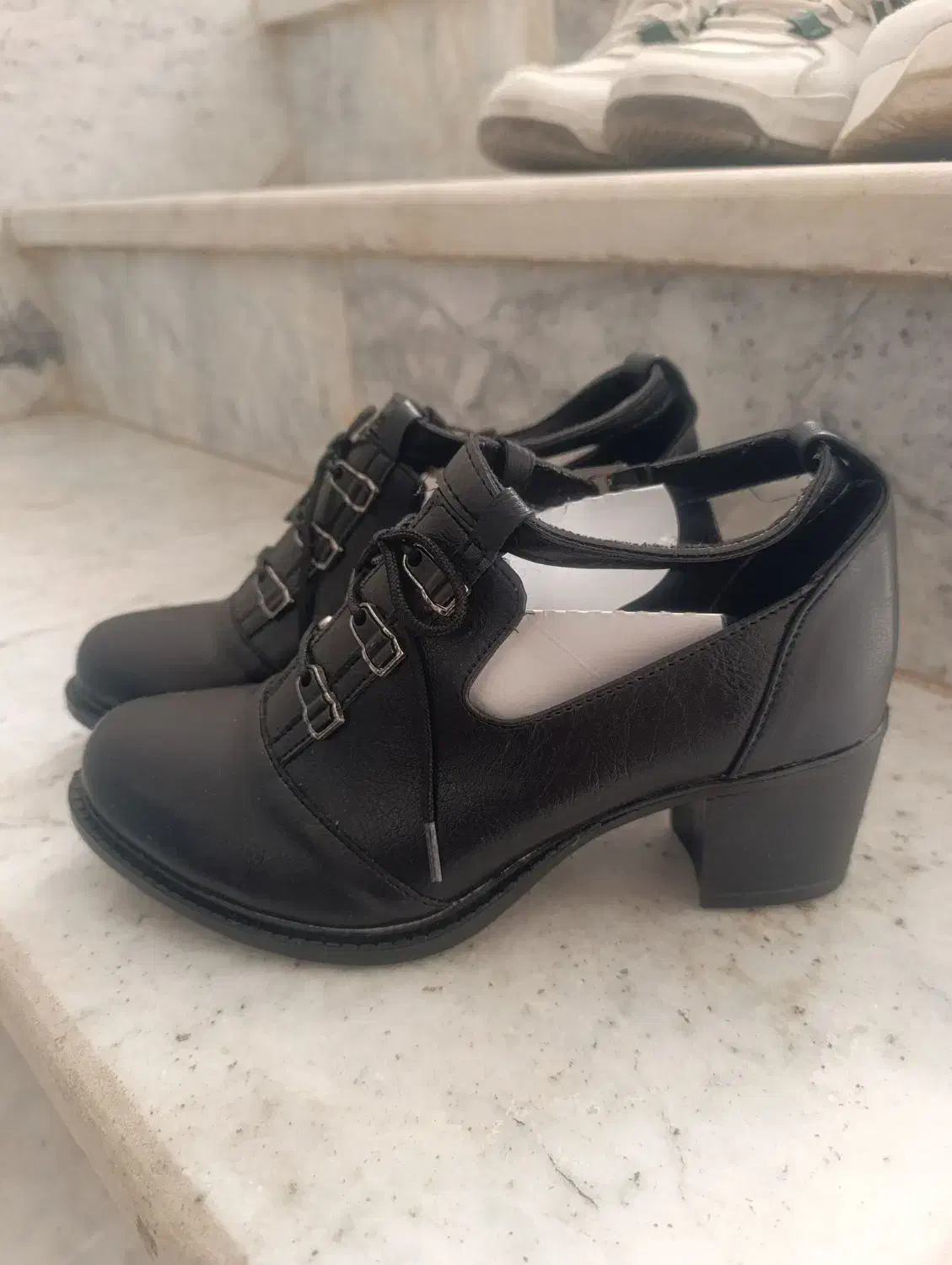 کفش زنانه|کیف، کفش، کمربند|بشاریات, |دیوار