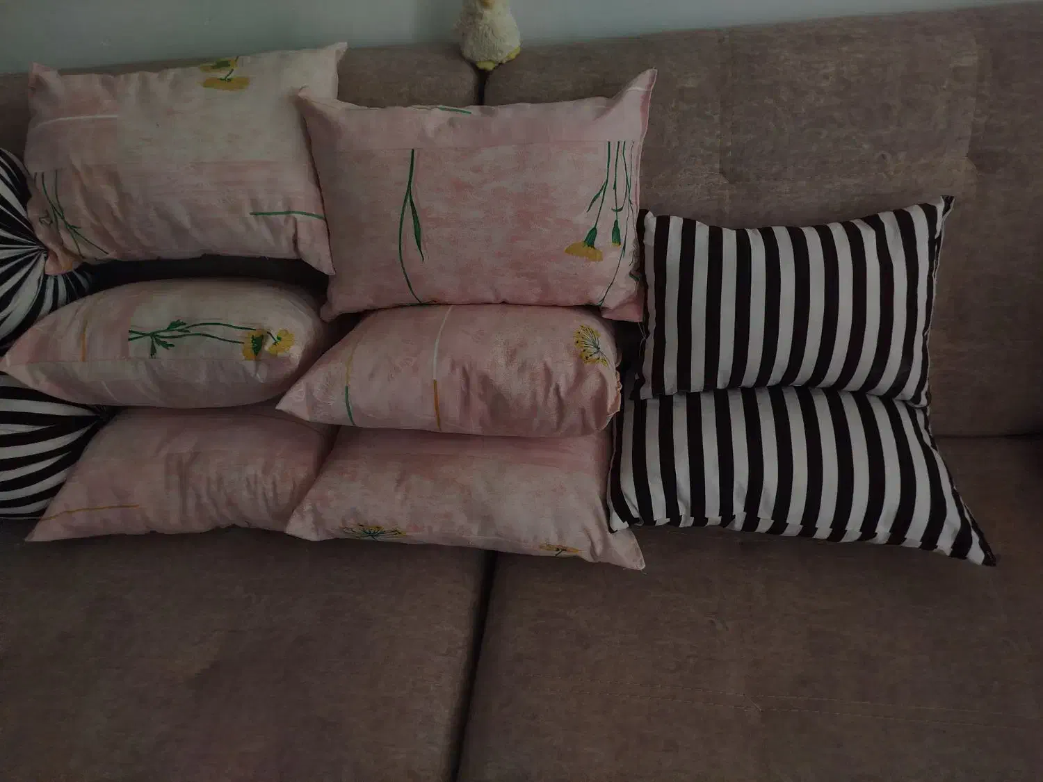 انواع متکی وبالشت|رختخواب، بالش، پتو|خرم‌آباد, |دیوار