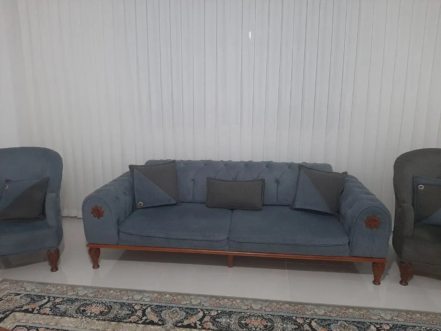 مبل راحتی اصلا استفاده نشده ۴ماهه خریدم|مبلمان خانگی و میز عسلی|شهریار, شهرک وائین|دیوار