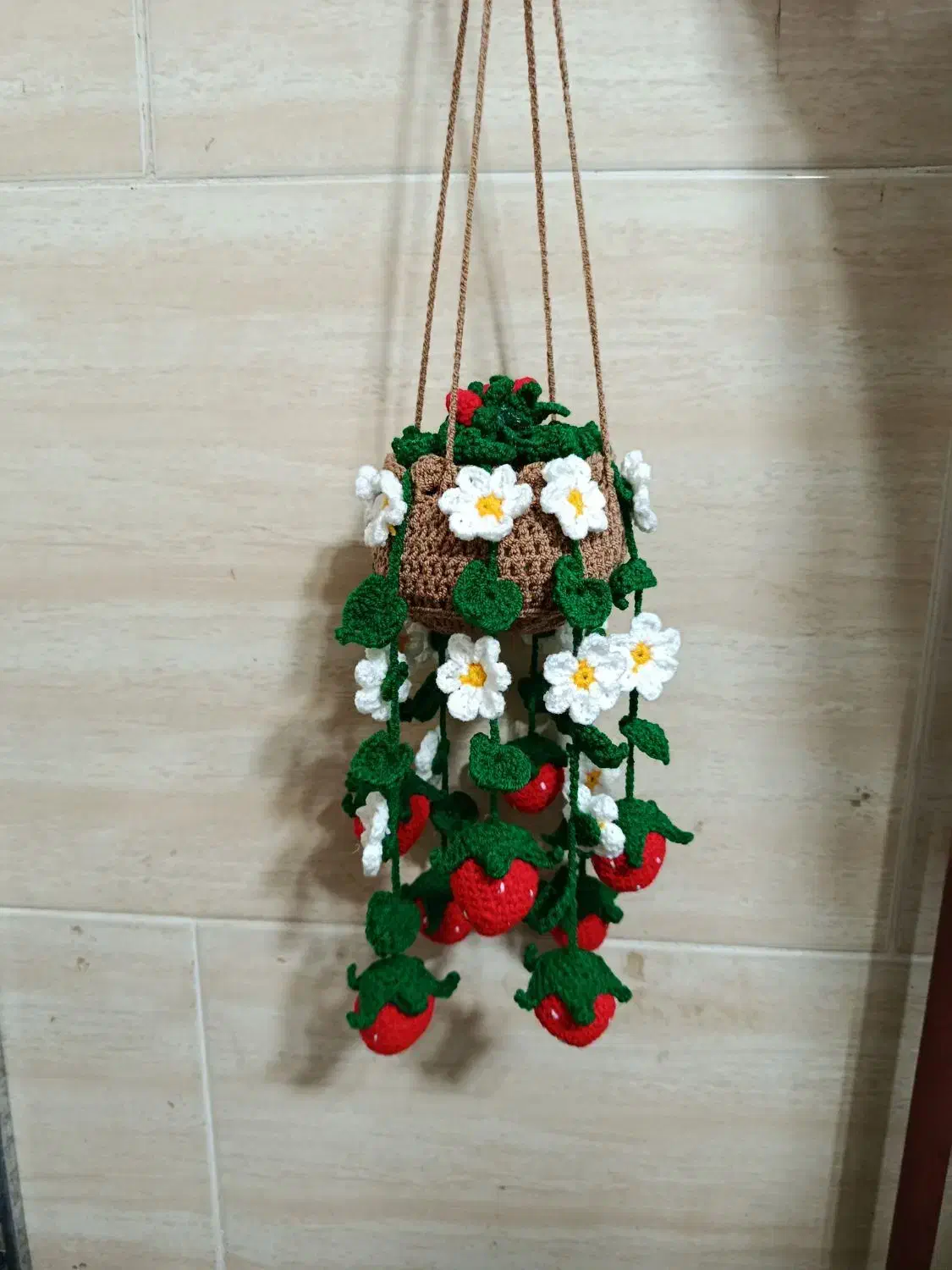 فروش ریسه توت فرنگی دستباف|گل مصنوعی|فومن, |دیوار