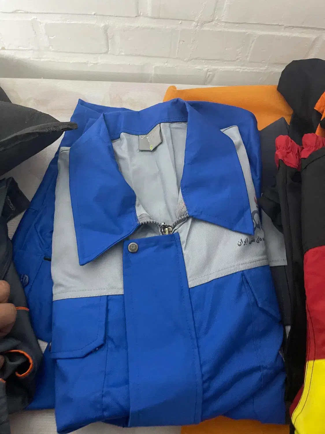 لباس کار|لباس|بیرجند, |دیوار