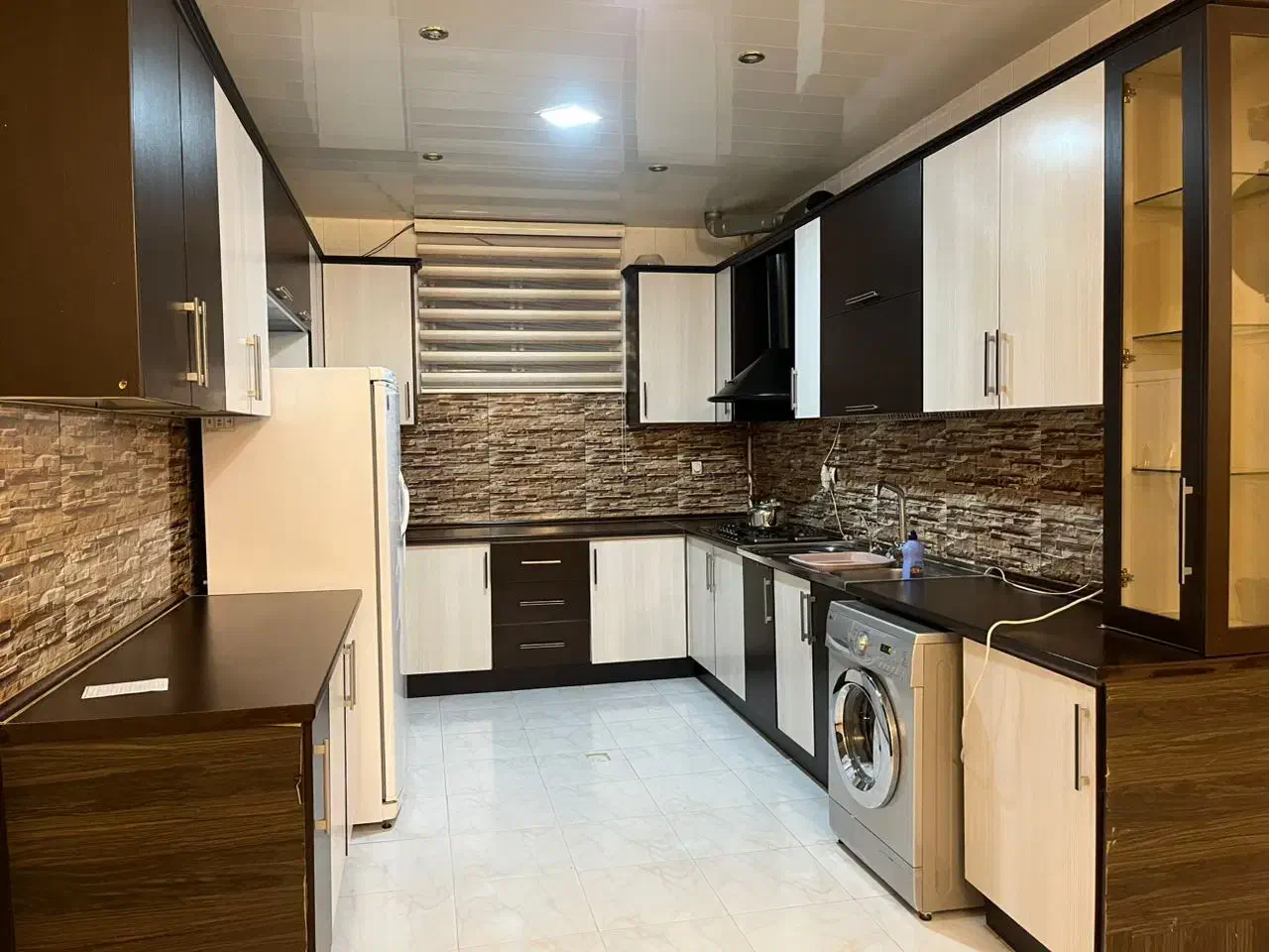 کابینت|مصالح و تجهیزات ساختمان|میانه, |دیوار