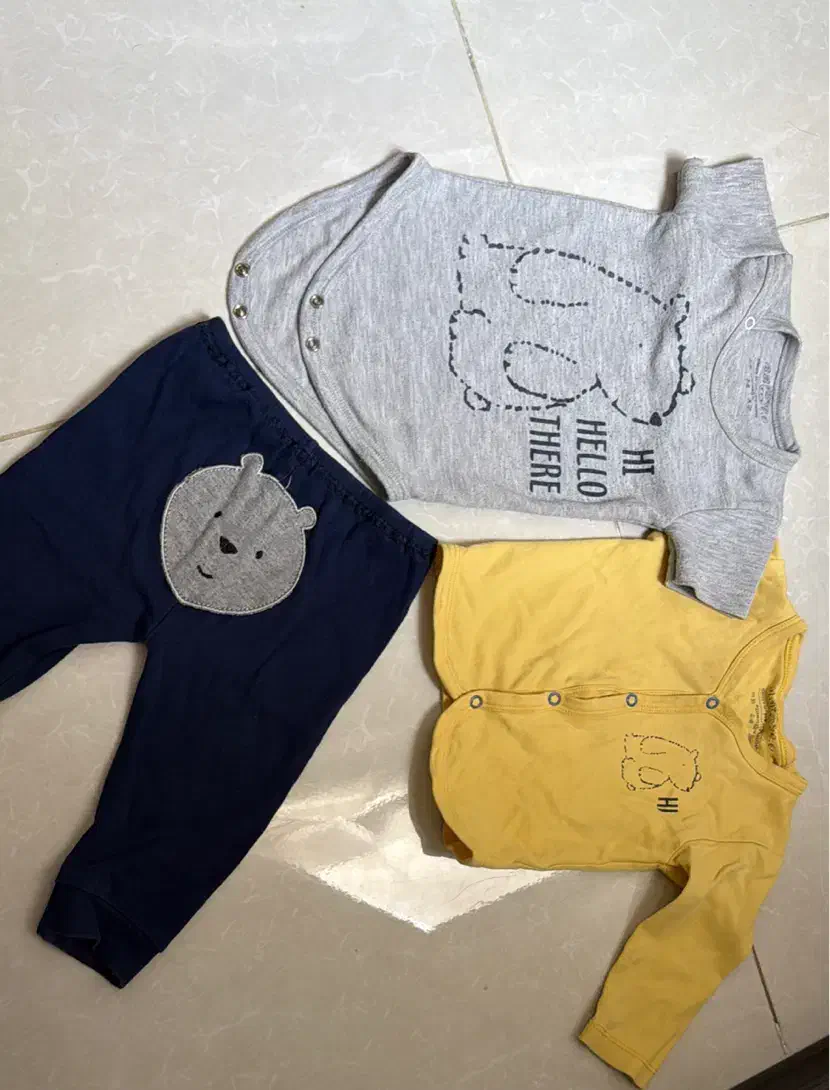 لباس بچه کفش اسباب بازی و پتو کودک|کفش و لباس بچه|کرج, گوهردشت|دیوار