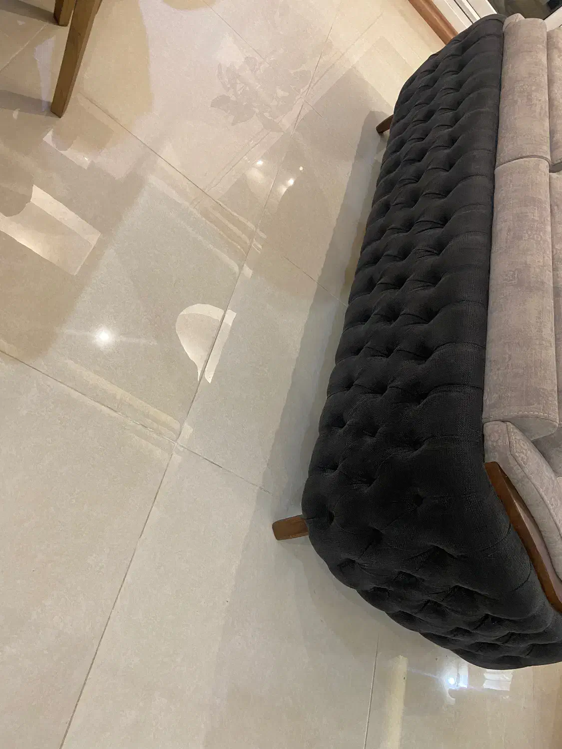 مبل و جلومبلی و ۲عدد عسلی فقط 20/۰۰۰/۰۰۰ تومان|مبلمان خانگی و میز عسلی|تنکابن, |دیوار