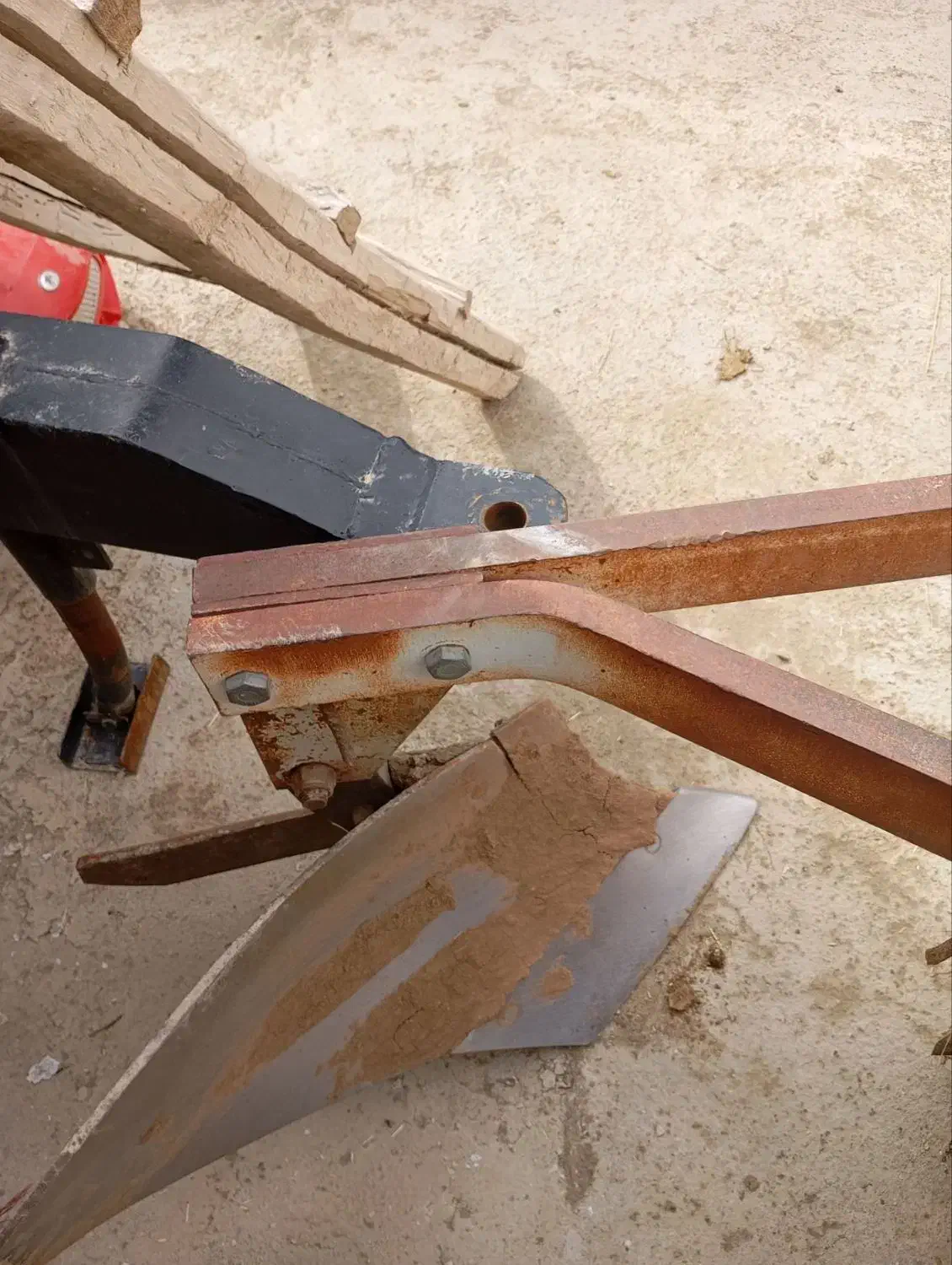 گاو اهن فروشی|ابزارآلات|نهاوند, |دیوار