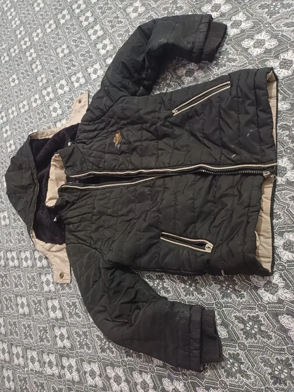 ۲تاکاپشن قیمت مناسب|کفش و لباس بچه|محمدشهر, شهرک چمران|دیوار