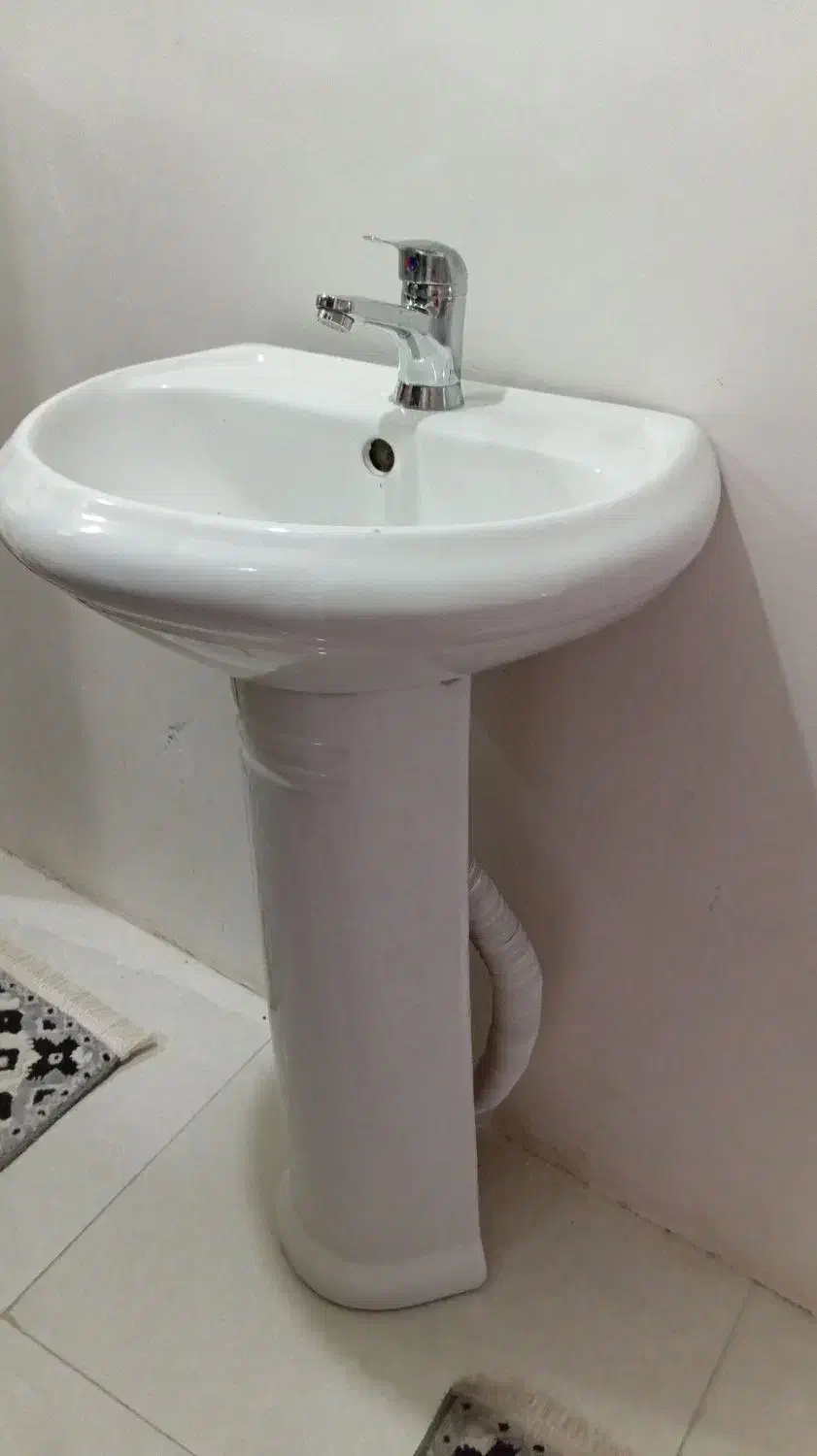 روشویی با شیر و آینه|لوازم سرویس بهداشتی|مشکین‌دشت, |دیوار