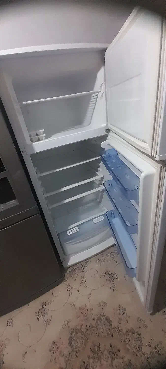 یخچال و فریزر فیلور کم کارکرد، تمیز و سالم|یخچال و فریزر|گرمی, |دیوار