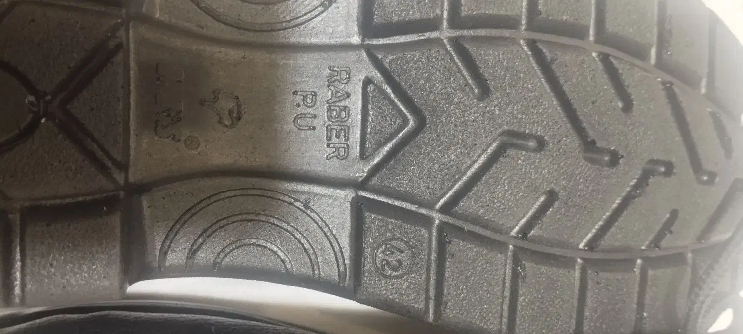 کفش کار|کیف، کفش، کمربند|قرچک, زیبا شهر|دیوار