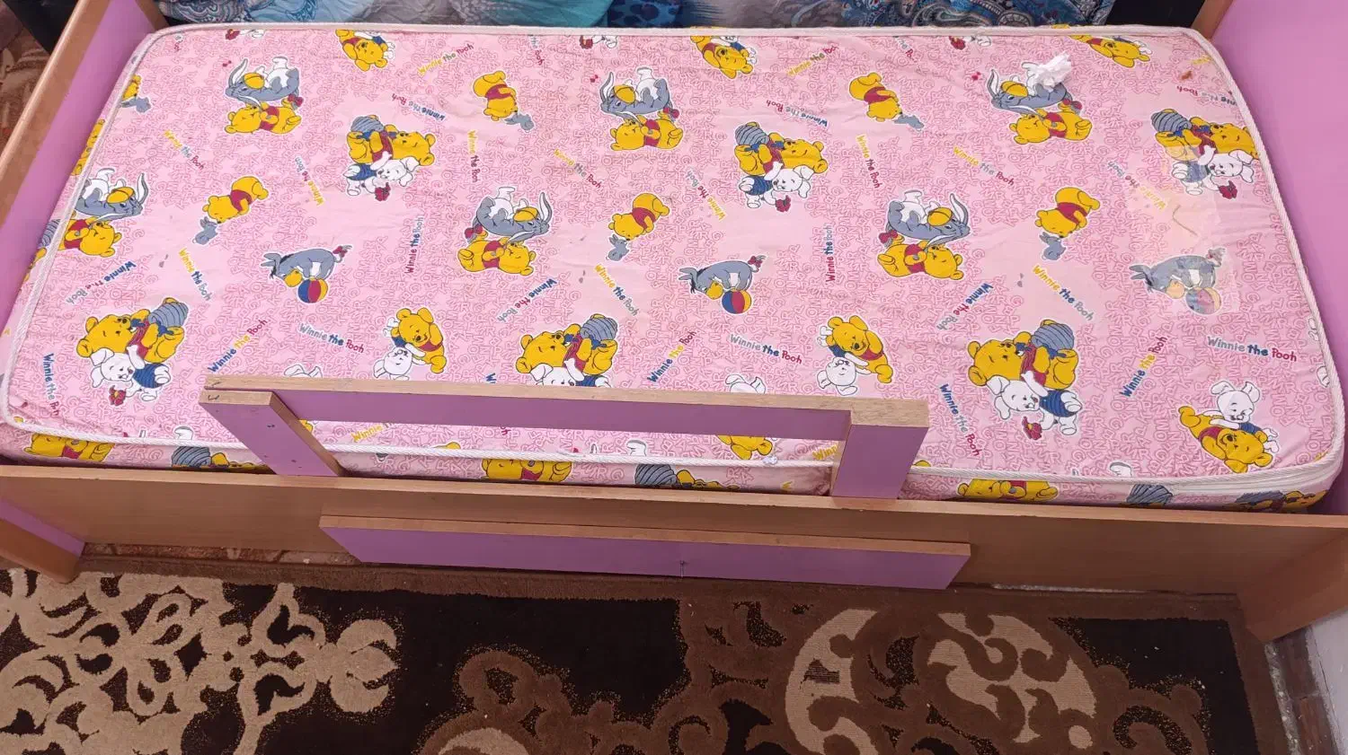 تخت بهمراه تشک|اسباب و اثاث بچه|کرمان, |دیوار