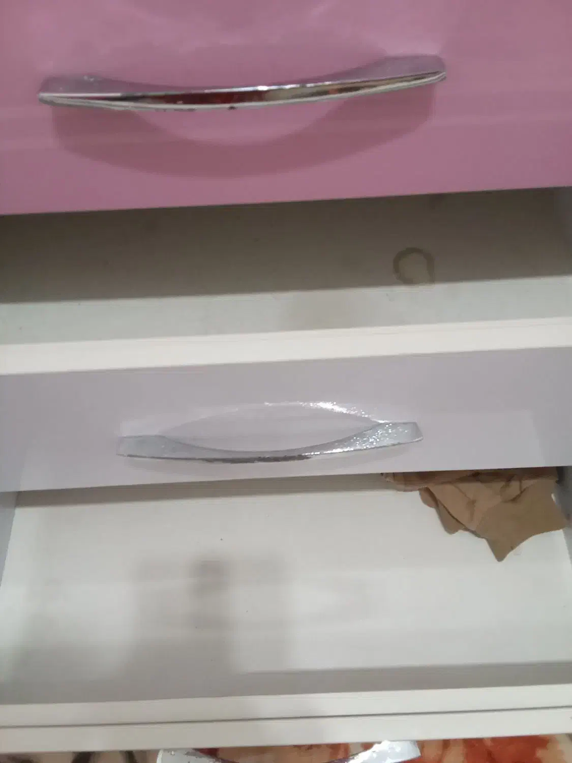 کمد کاملا سالمه هیچ مشکلی ندارد به علت کمبود جا|جاکفشی، کمد، دراور|رشت, ترمینال|دیوار