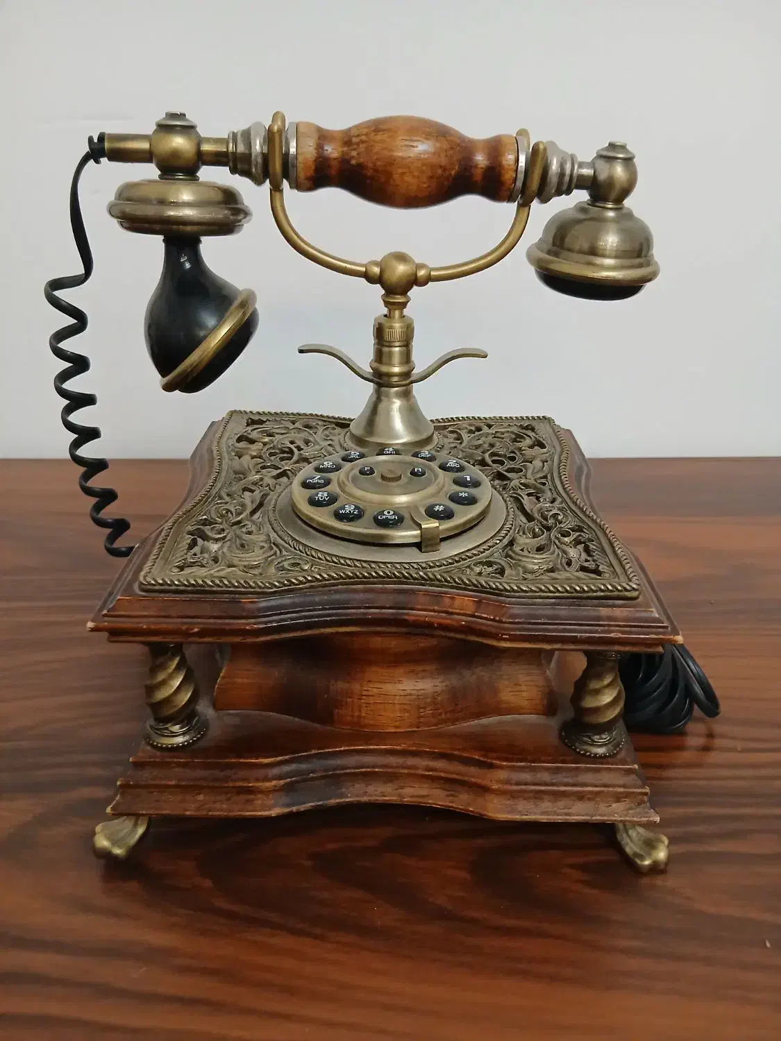 تلفن رومیزی شیک درحدنو|تلفن رومیزی|سمنان, |دیوار