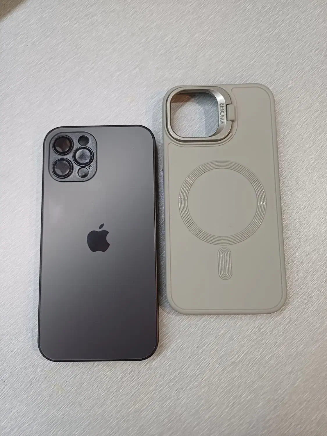 ۲ عدد قاب IPhone 12 pro|لوازم جانبی موبایل و تبلت|رشت, آزادگان|دیوار