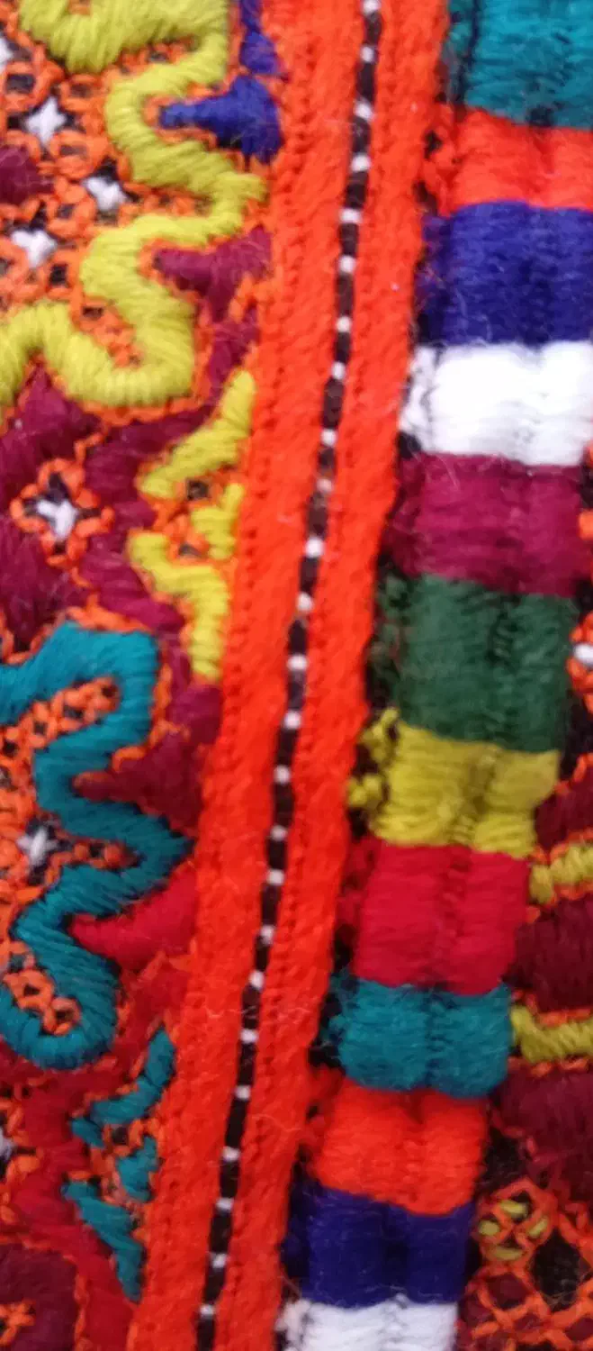 دوزنده چموک یاهمون سیاه سفید|لباس|چابهار, |دیوار