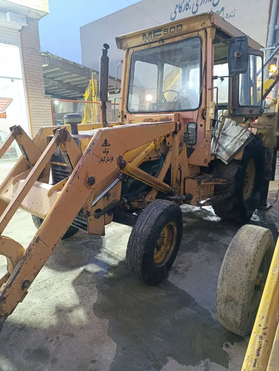 بیل بکهوMF|خودرو سنگین|ابریشم, |دیوار