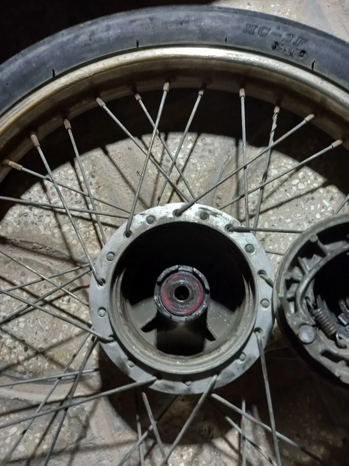 چرخ جلو متور هندا کامل با درب لنت و لنت نو|قطعات یدکی و لوازم جانبی|تربتحیدریه, حیدرآباد|دیوار