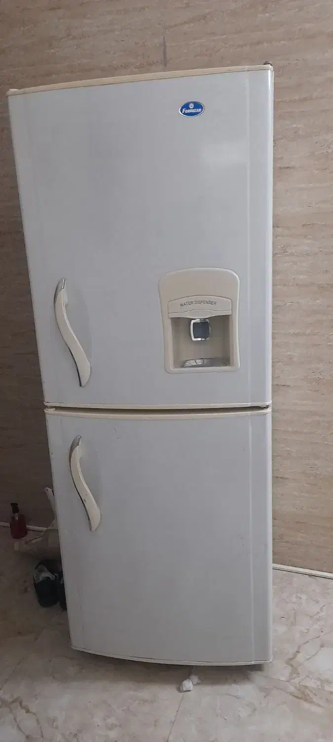 یک عدد یخچال فریزر فروزان|یخچال و فریزر|شاهدشهر, |دیوار