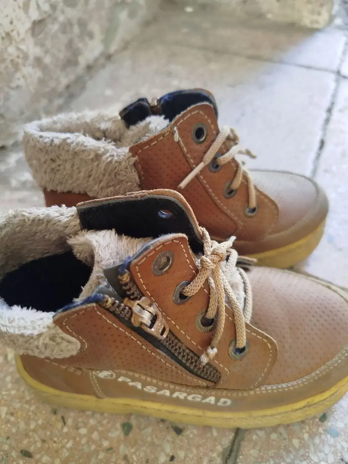 کفش زنانه قیمت۲۰۰ هزار...کفش پسرانه ، ۱۳۰ هزار|کیف، کفش، کمربند|همدان, |دیوار