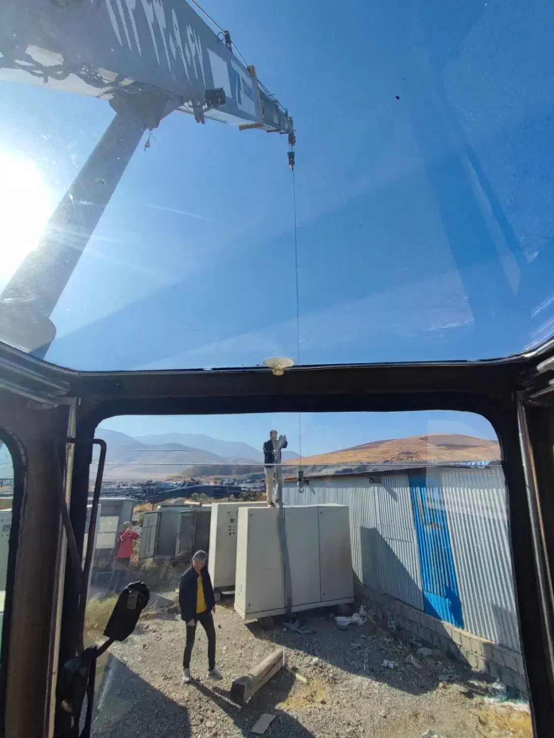 جرثقیل ۷ تن دکل بلند آماده ارائه خدمات|خدمات حمل و نقل|نقده, |دیوار