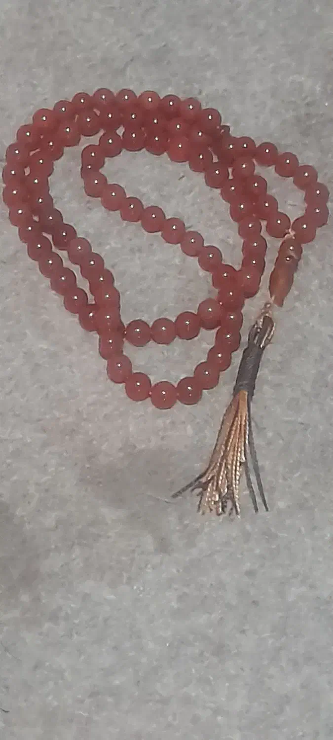 تسبیح حقیق قرمز|کلکسیون اشیاء عتیقه|کرمان, |دیوار