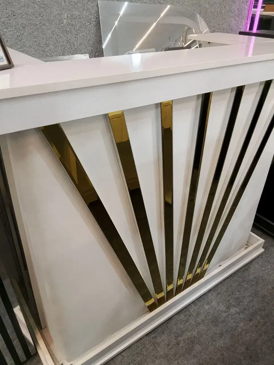 کانتر مربع نوار طلایی|آرایشگاه و سالنهای زیبایی|یزد, |دیوار