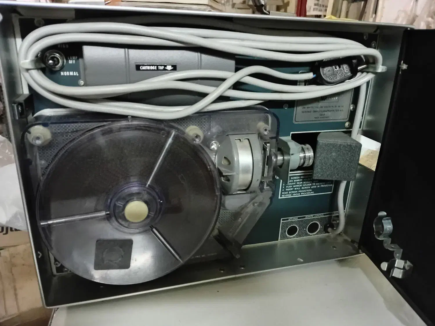 آپارات ۸ میلیمتری کلکسیونی  با یک حلقه فیلم قدیمی|کلکسیون اشیاء عتیقه|تهران, نجات اللهی|دیوار