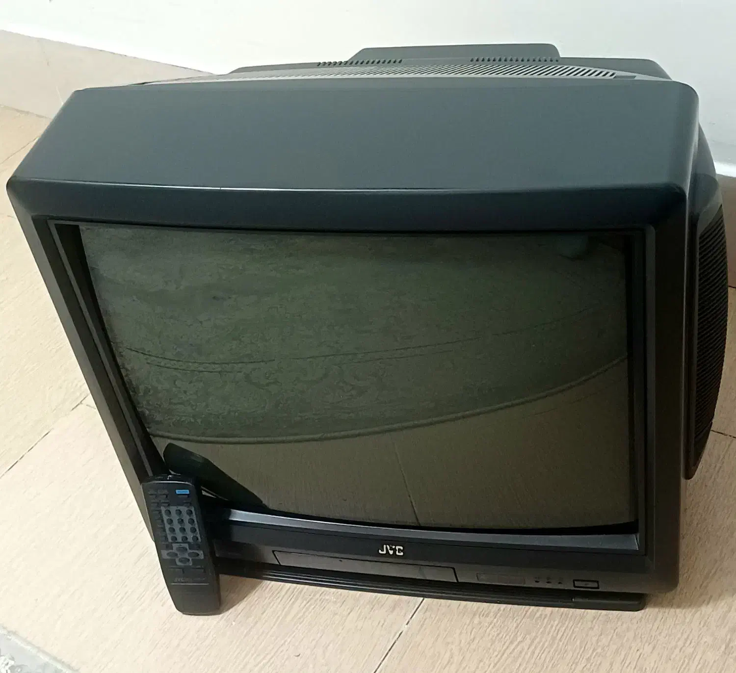 تلویزیون ۲۱ اینچ JVC|تلویزیون و پروژکتور|سمنان, |دیوار