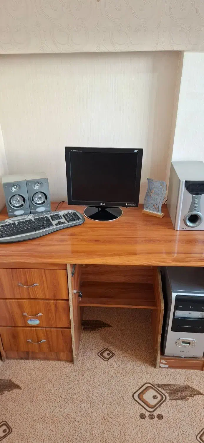 سیستم کامپیوتر  کامل|رایانه رومیزی|خمینی‌شهر, |دیوار