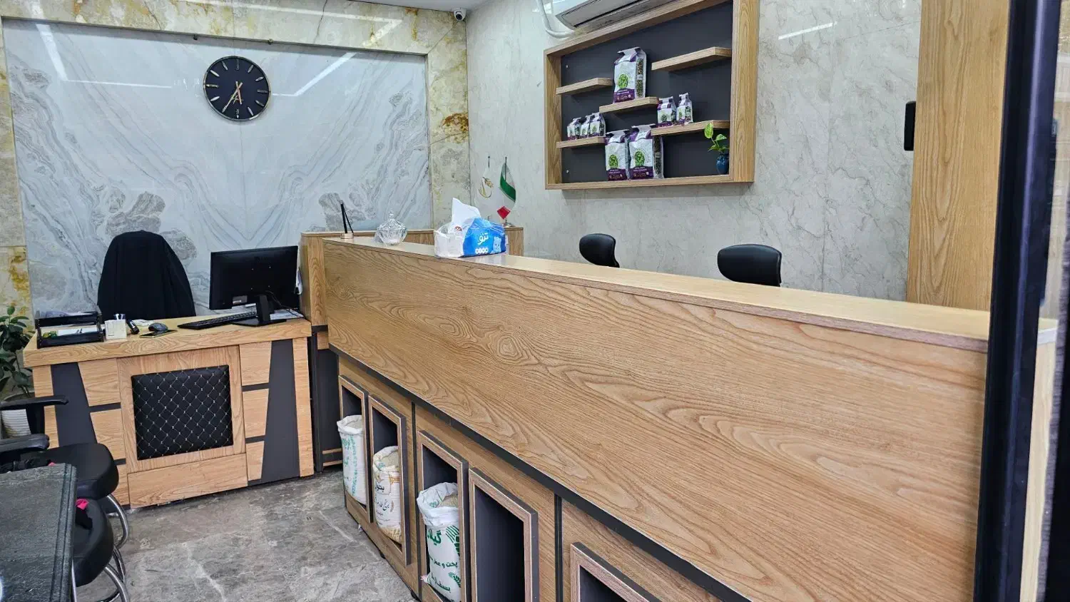 حسابدار یا کمک حسابدار خانم - صدور فاکتور فروش|استخدام مالی، حسابداری، حقوقی|تهران, هرندی|دیوار