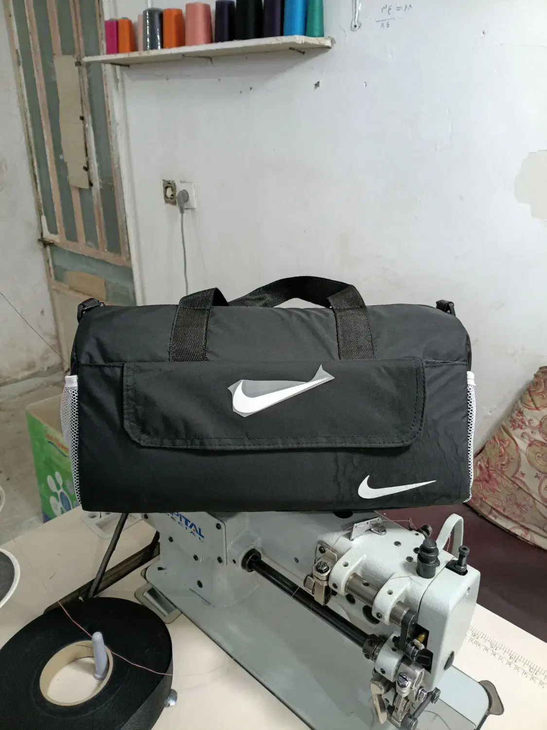 ساک نایک|کیف، کفش، کمربند|ماهدشت, |دیوار