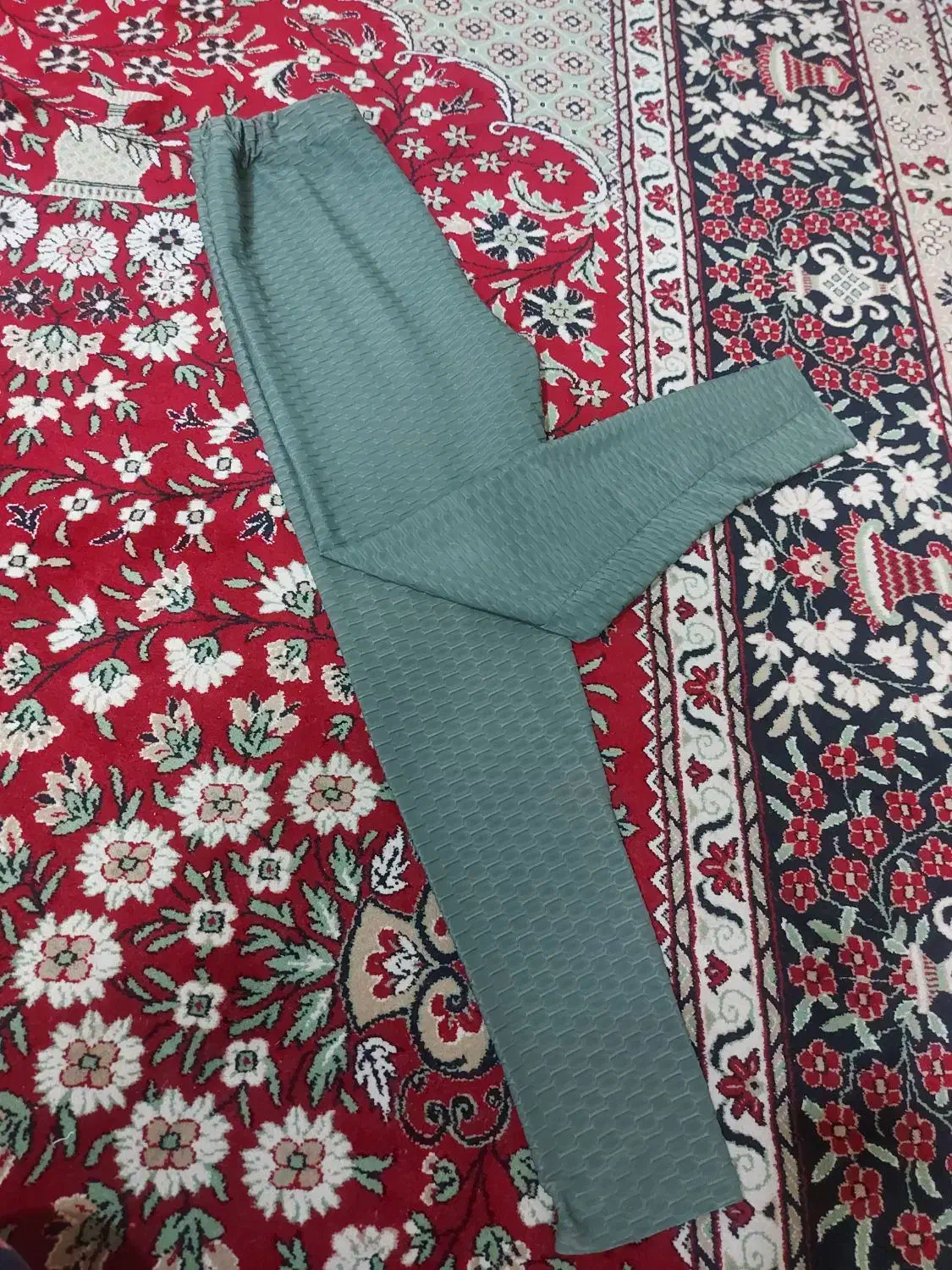 ورق بزن بعدی|لباس|اراک, |دیوار