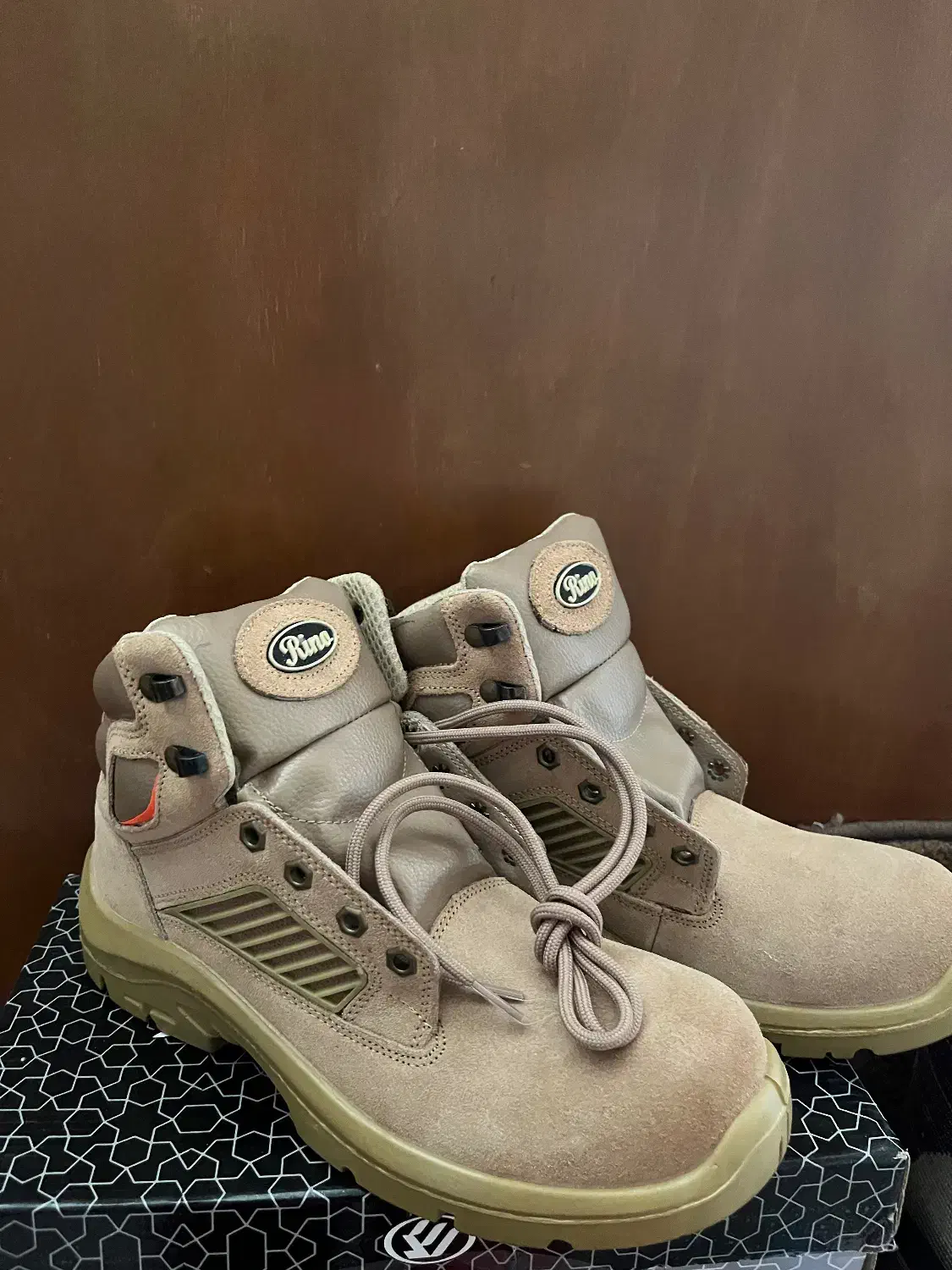 بوت نظامی|کیف، کفش، کمربند|تهران, خلیج فارس|دیوار