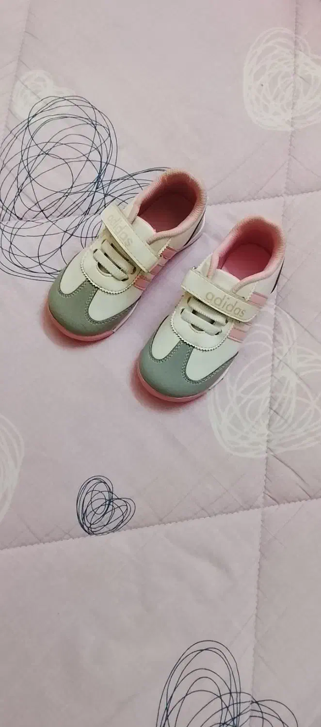 کتونی دخترانه سایز ۲۷ نوی نو اکبند|کفش و لباس بچه|فردیس, شهرک هفده شهریور|دیوار