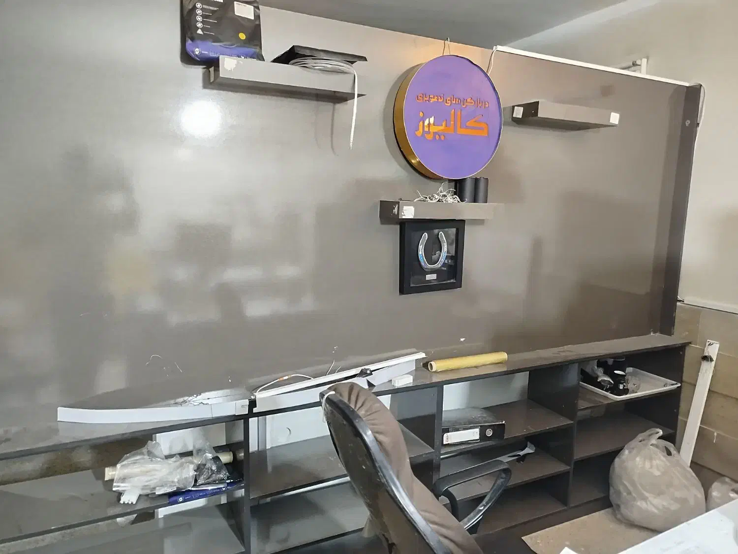 دکور چوبی بدون خط و خش کاملا نو|کتابخانه، شلف، قفسه‌های دیواری|اصفهان, فجر|دیوار