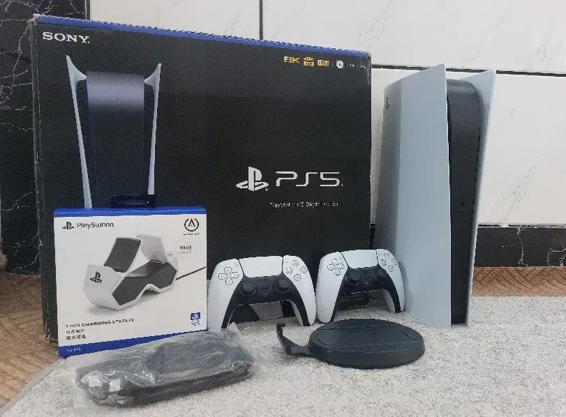 PS5 فت نسخه دیجیتال به همراه دسته اضافه و شارژر|کنسول، بازی ویدئویی و آنلاین|دلند, |دیوار