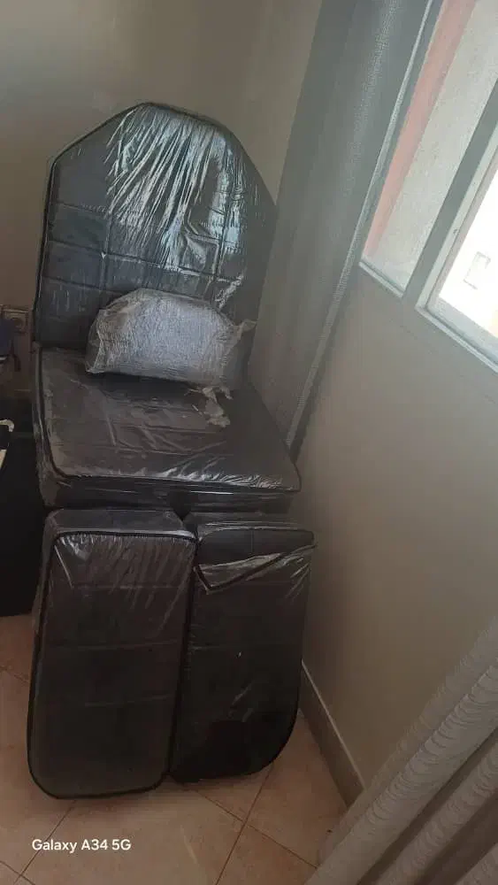 تخت تاشو تتو|آرایشگاه و سالن‌های زیبایی|تهران, نیروی دریایی|دیوار