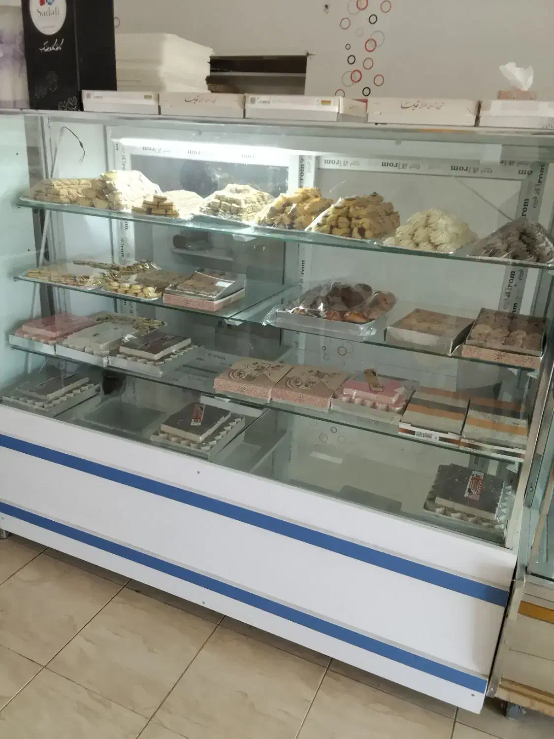 یخچال ویترینی شیرینی|فروشگاه و مغازه|شهرکرد, |دیوار